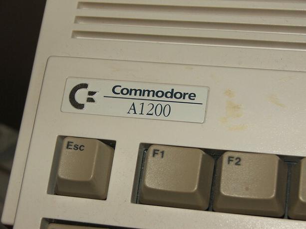 Commodore-1200-datamaskin