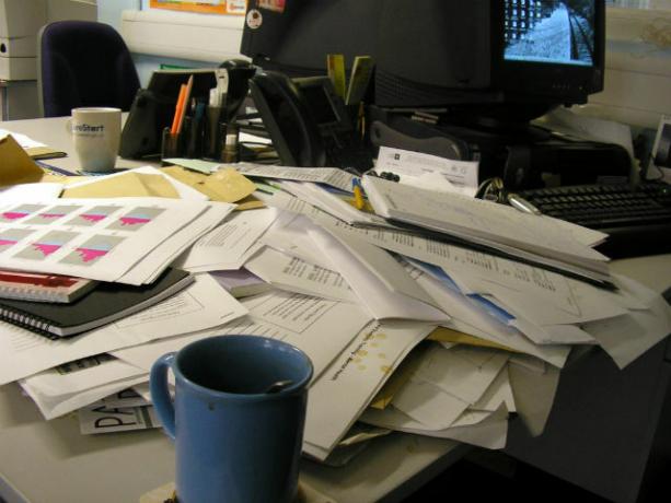 Forbruker rotet deg? Organiser livet ditt med disse nettstedene og tips messydesk