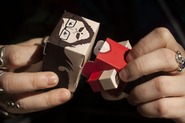 Design, bestill og sett sammen din personlige minifigur med Foldable.me [Giveaway] DSC 0110