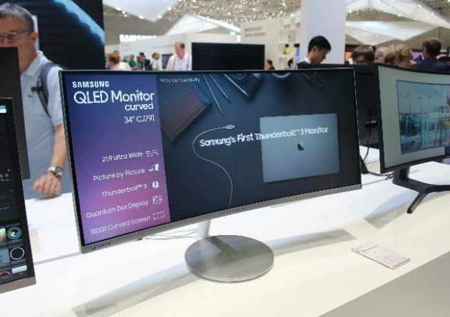 Spilling på IFA 2018: Hva er nytt og hva er varmt? Samsung CFG70 Buet QLED Gaming Monitor 001 IFA2018 670x472