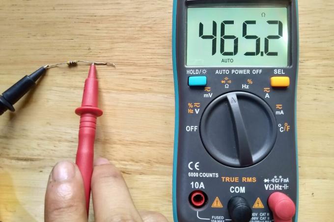 Teste en motstand med et multimeter