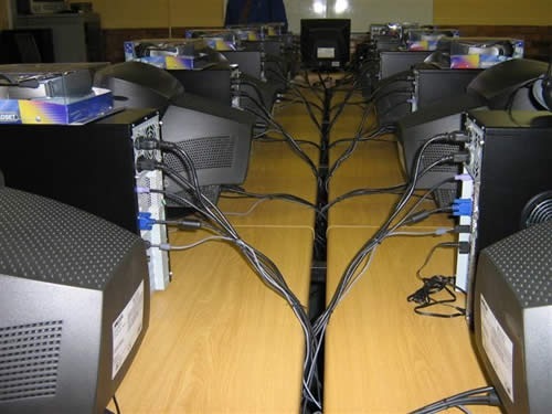 LAN Party Tips: Hvordan organisere en fantastisk LAN Party desksetup