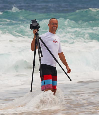 Jon Cornforth fotograferer surfe på North Shore of Oahu