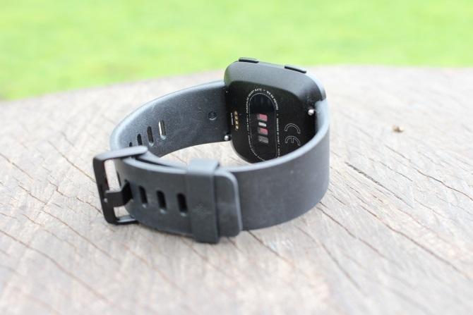 Fitbit Versa Review: Fitbit's Best Wearable yet? Fitbit Versa 2